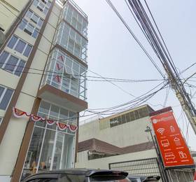 RedDoorz near Hayam Wuruk Plaza в Джакарте