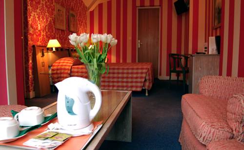 Moulin Plaza 3*