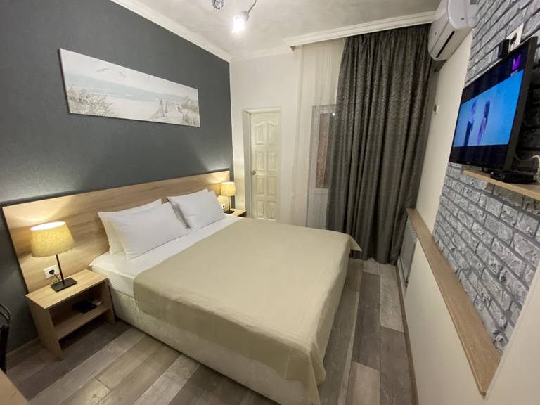 Lazurniy Guest House