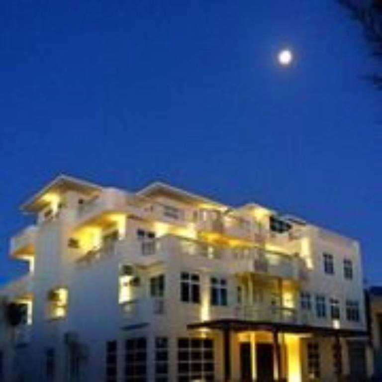 Pebbles Inn