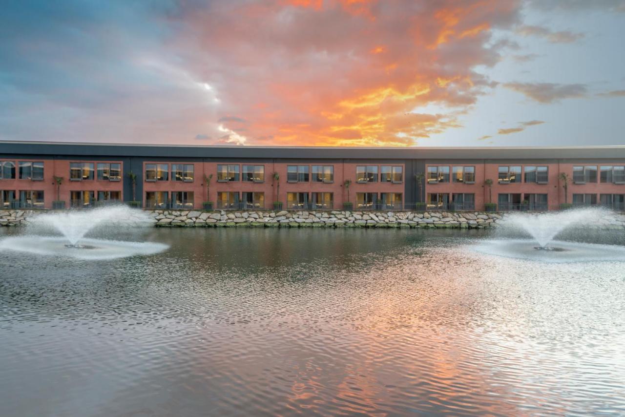 Crowne Plaza - Istanbul Tuzla Viaport Marina, an IHG Hotel  Турция, Стамбул