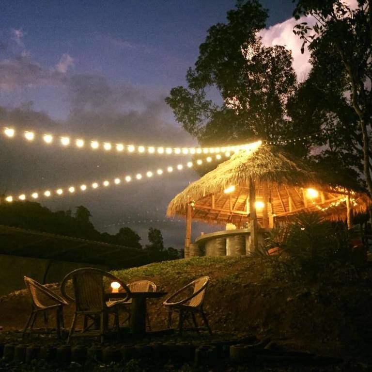 24 Camping & Bar