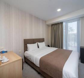 Brooch Hotel в Тбилиси