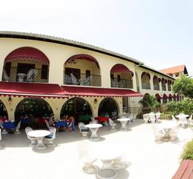 Charela Inn Hotel в Негриле