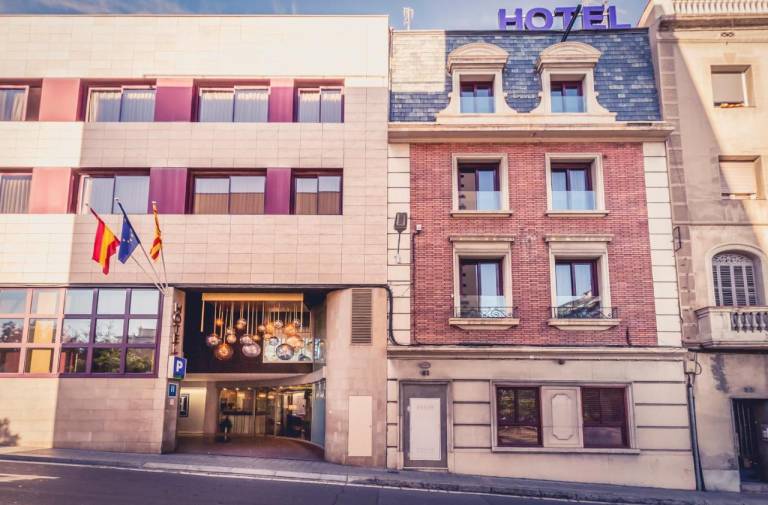 Ronda Lesseps Hotel