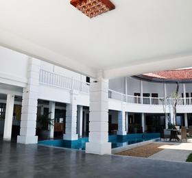 Hibiscus Beach Hotel Villas в Калутаре