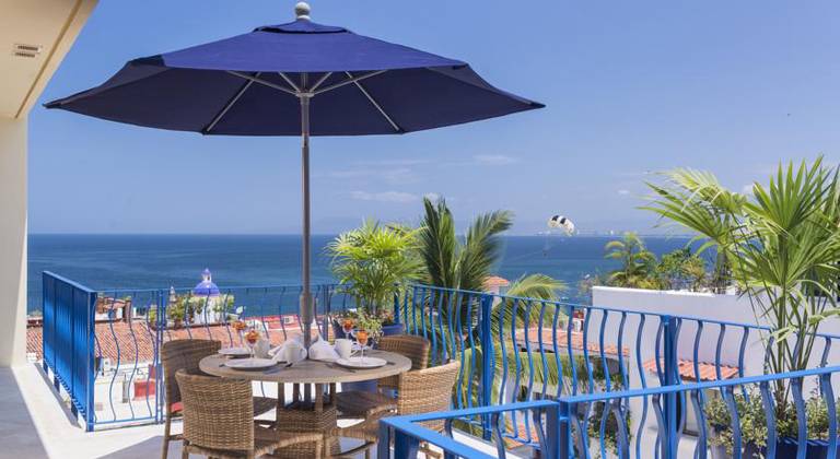 V azul Luxury Condo-Hotel