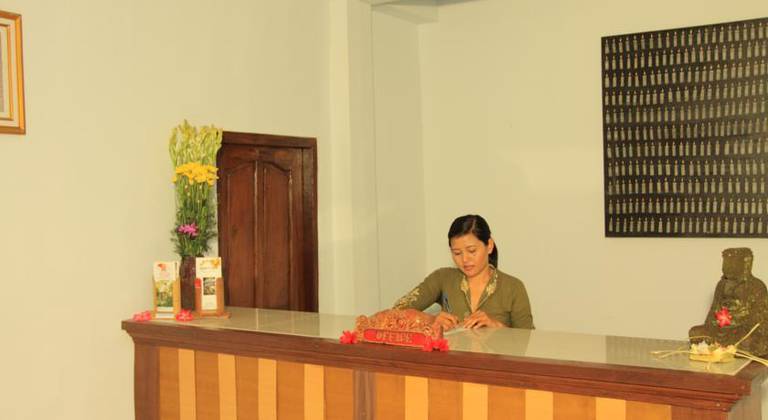 Warsas Garden Bungalow and Spa