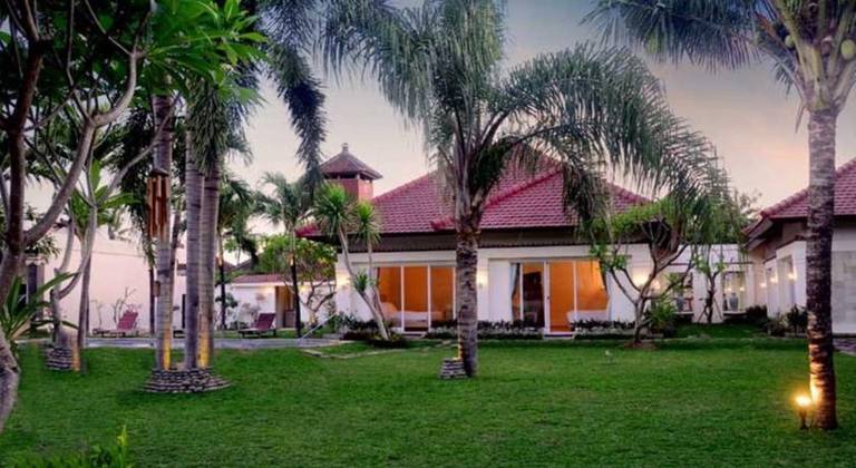 Bali Breezz Hotel