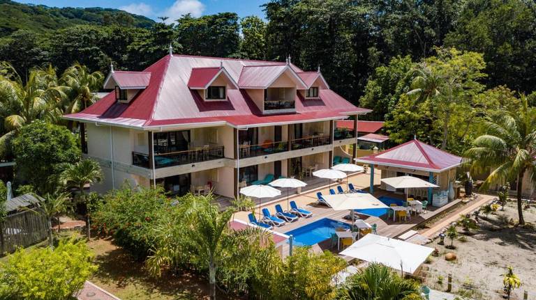 CocoLux Luxury Apartments 