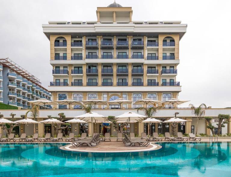 Serenity Queen Hotel