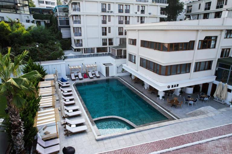 Qinn Hotel