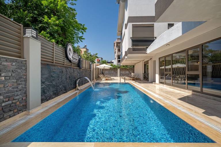 Quality Gold Suite Hotel