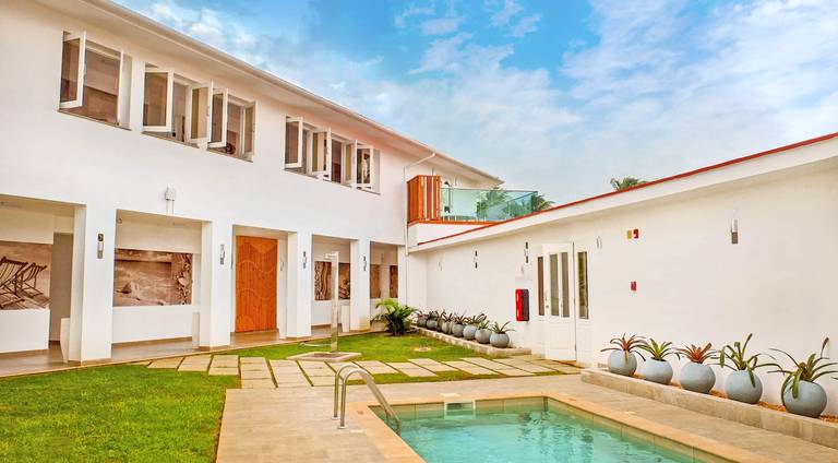 MYSTIQUE CASA PERLA