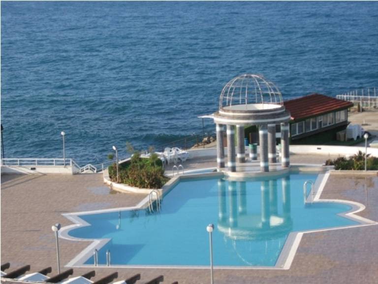 Dome Hotel & Casino
