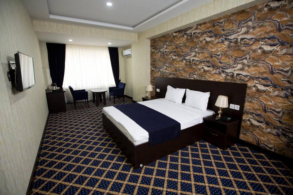 Kristal Inn Hotel 4*