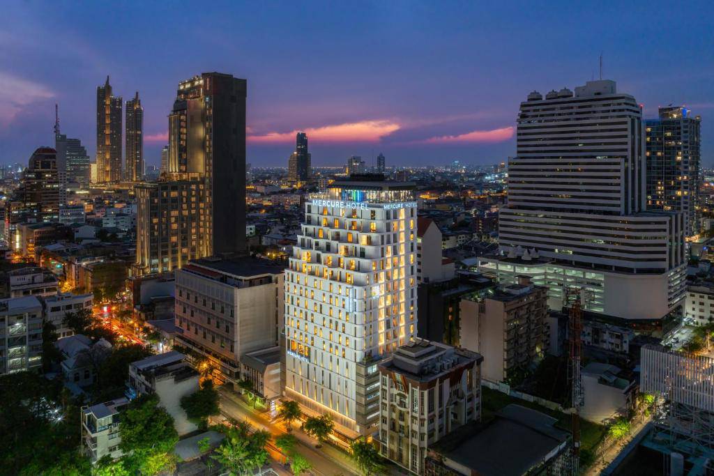 Mercure Bangkok Surawong 4*