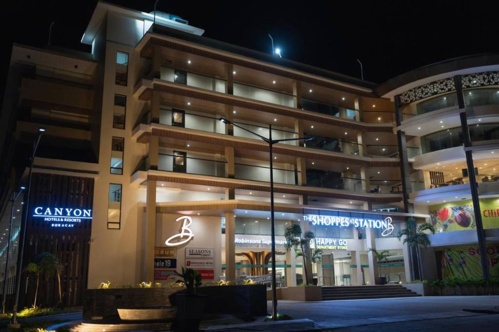 Canyon Hotels & Resorts Boracay 4*