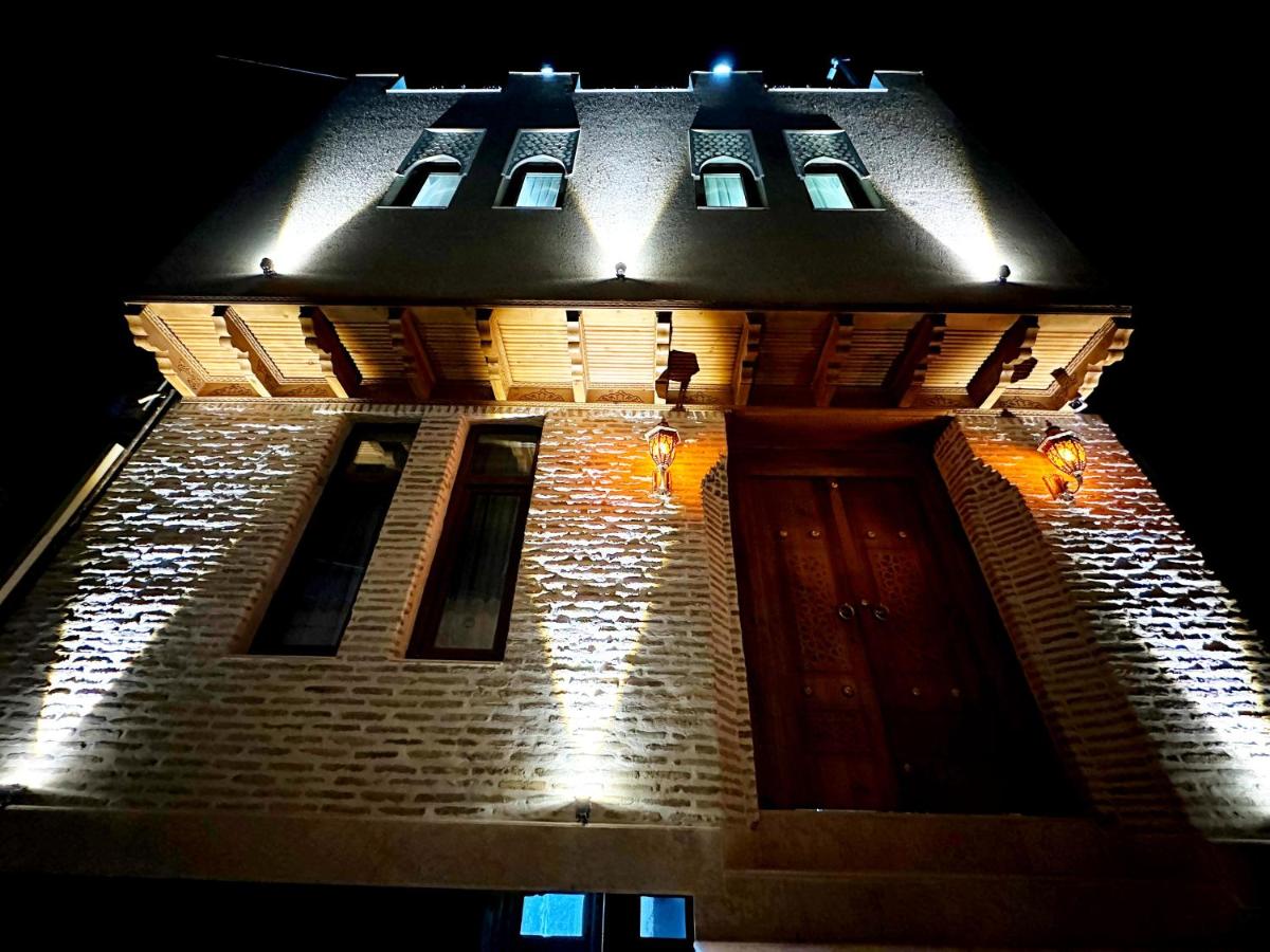Bobosh Hotel
