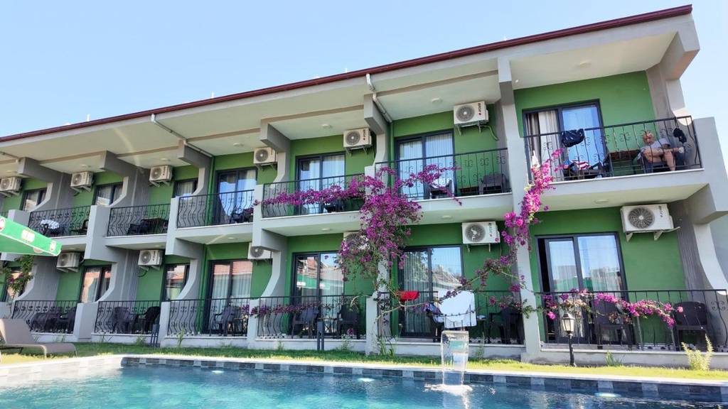 Smyrna Hotel 3*