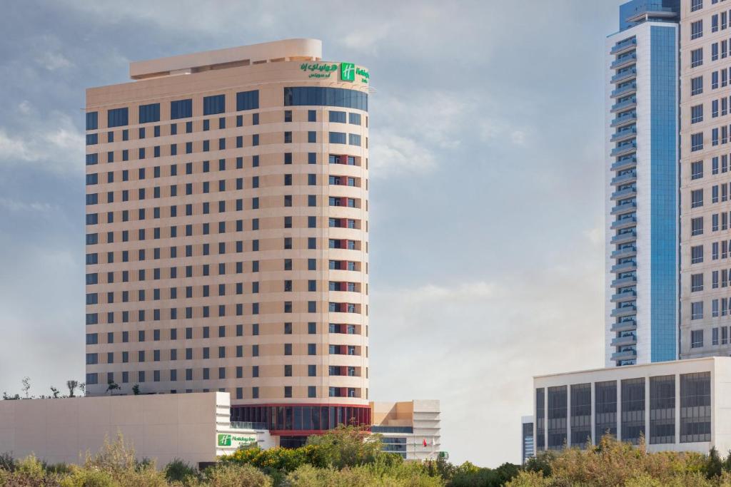 Holiday Inn & Suites Dubai Science Park, an IHG Hotel