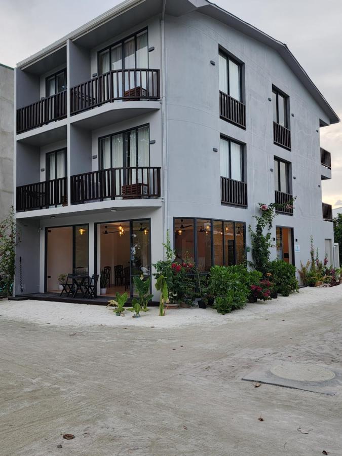 Nikabliss Dhigurah 3*