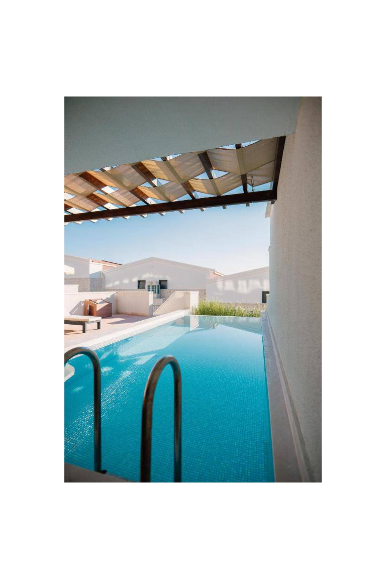 Lures Hotel