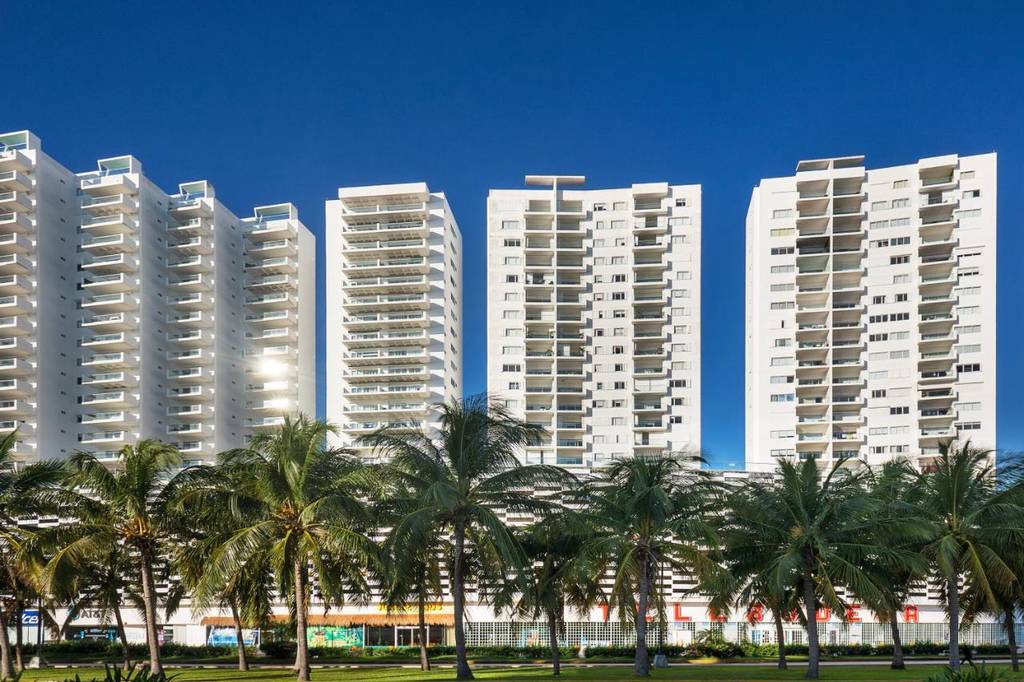 Suites Malecon Cancun 4*