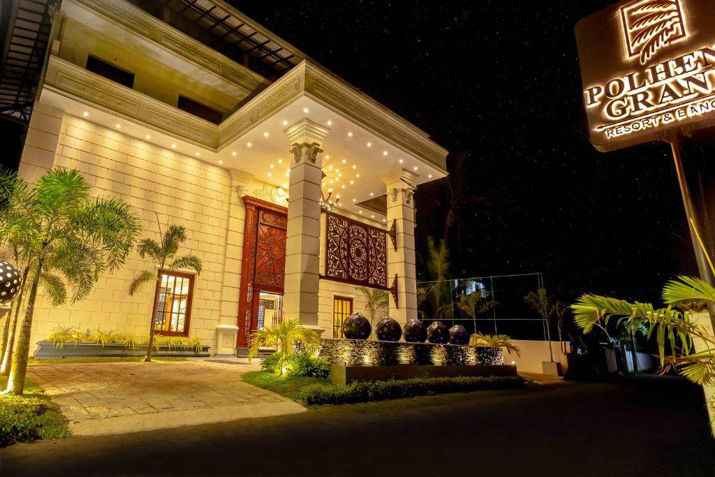 Polhena Grand Resort & Banquet 3*