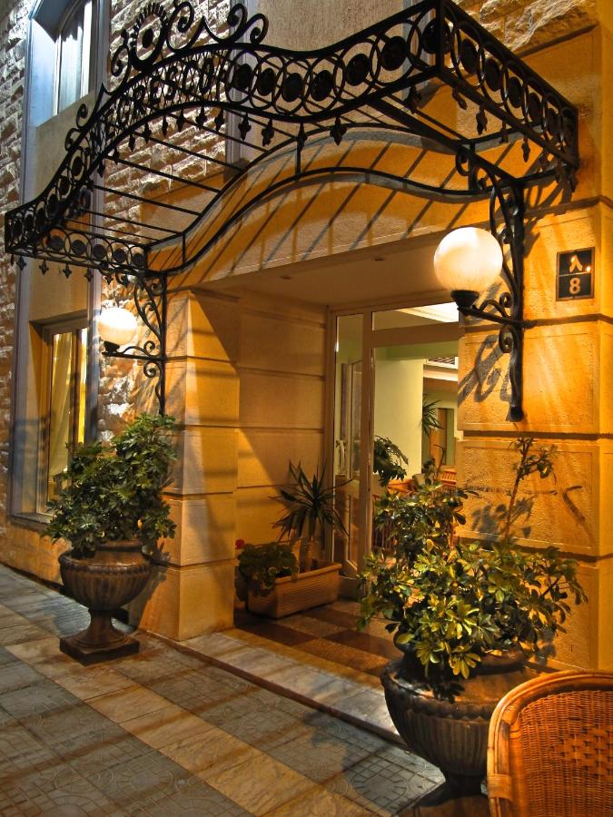 Negresco Hotel 3*