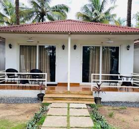 Arabian Sea Beach Resort в Морджиме
