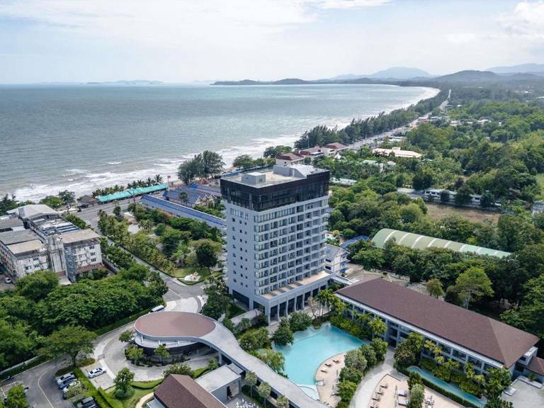 Mercure Rayong Lomtalay Villas & Resort