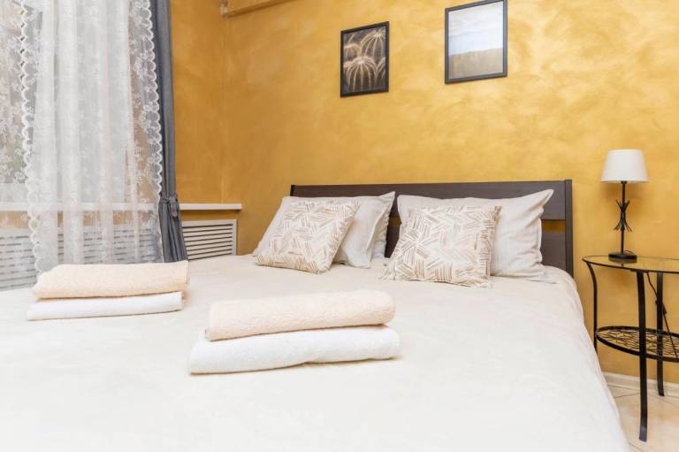 Gold Hotel