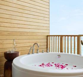 Centara Mirage Lagoon Maldives в Мале