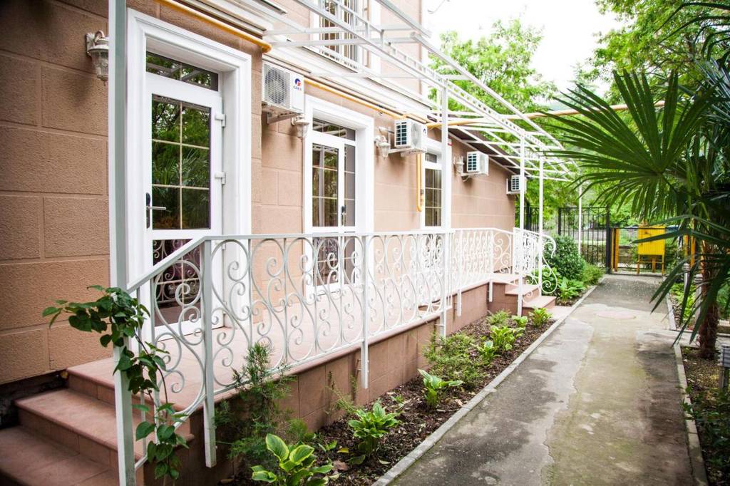 Khosta Garden Hotel (Хоста Гарден) 3*