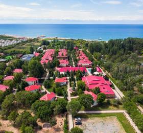 Talisman Village (п.Бостери/Чолпон-Ата) в оз. Иссык-Куль