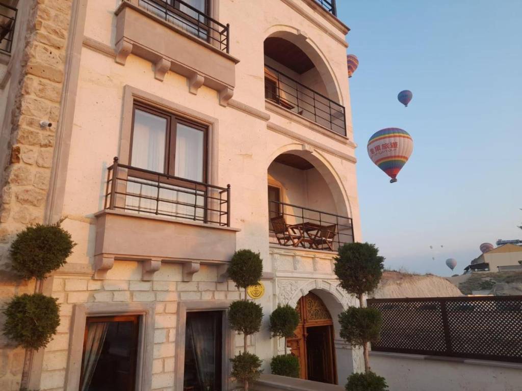 Acer Cave Hotel 5*