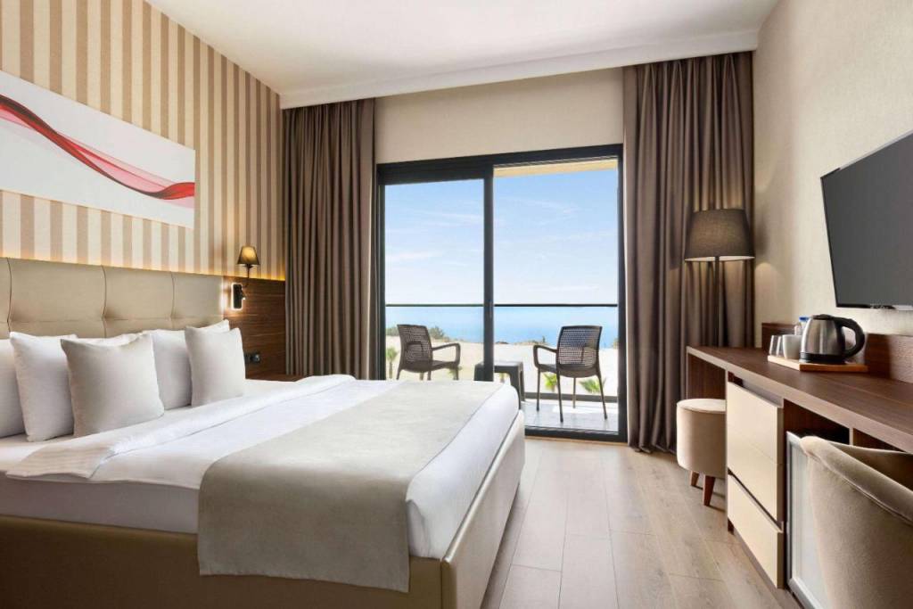 Ramada by Wyndham Cesme 4*