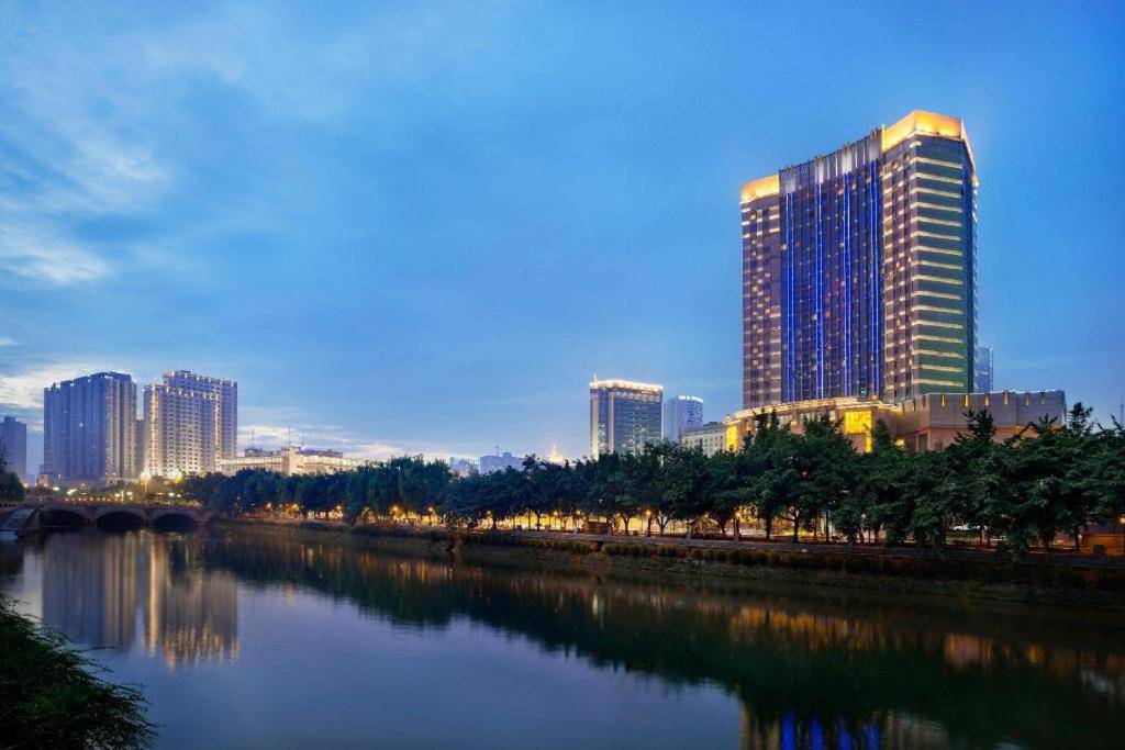 Chengdu Taihe International Hotel 5*