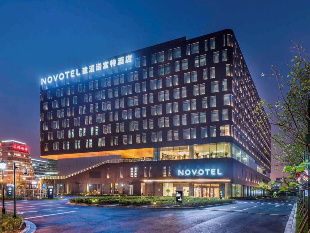 Novotel Shanghai Hongqiao 4*