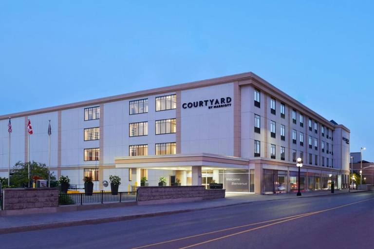 Courtyard by Marriott Ottawa Downtown 