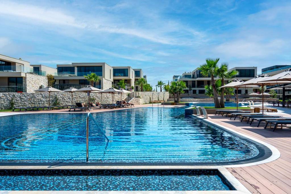 Petram Resort & Residences 4*