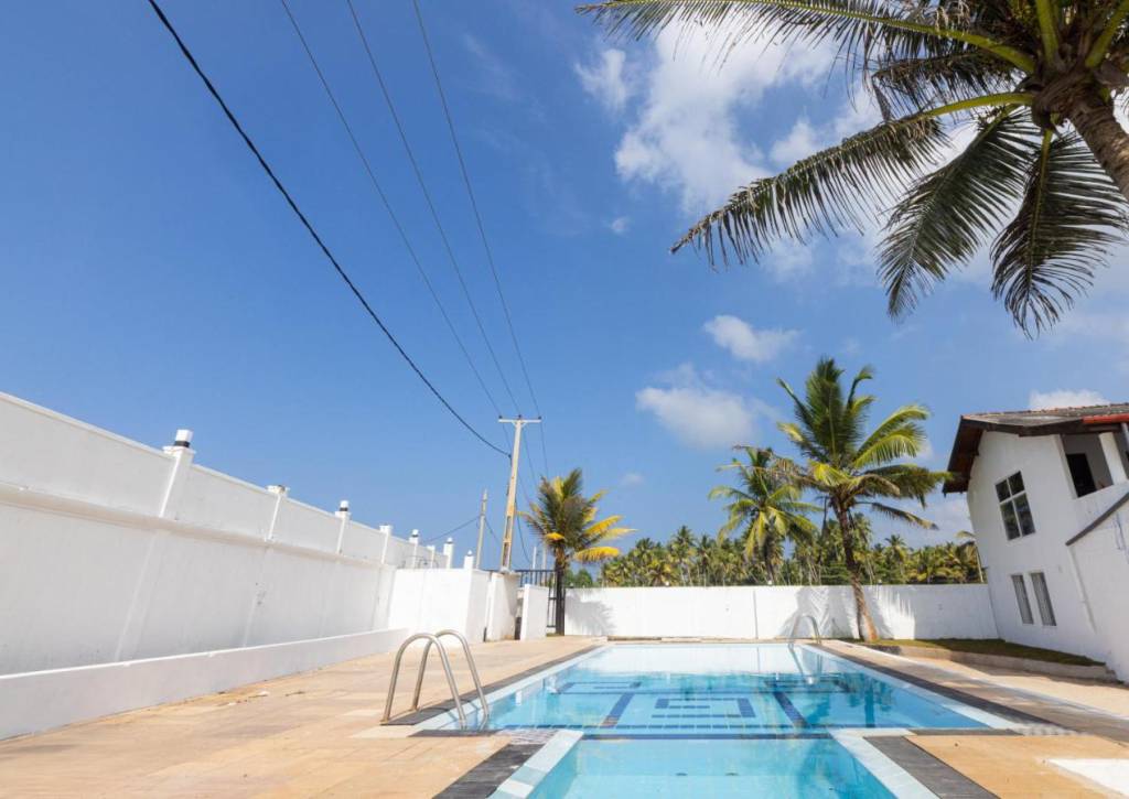 Palazzo Beach Hikkaduwa 3*