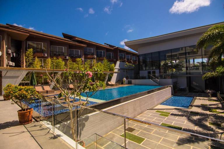 Pinnacle Resort and Villas