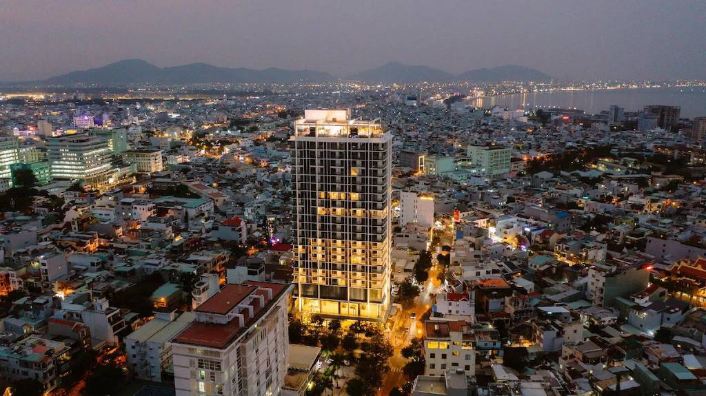 Centre Point Danang Hotel & Residence 5*