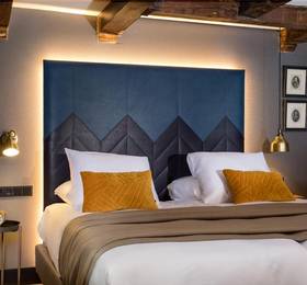 The Hendrick's Hotel в Амстердаме