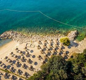 Isabella Island Villas в Порече