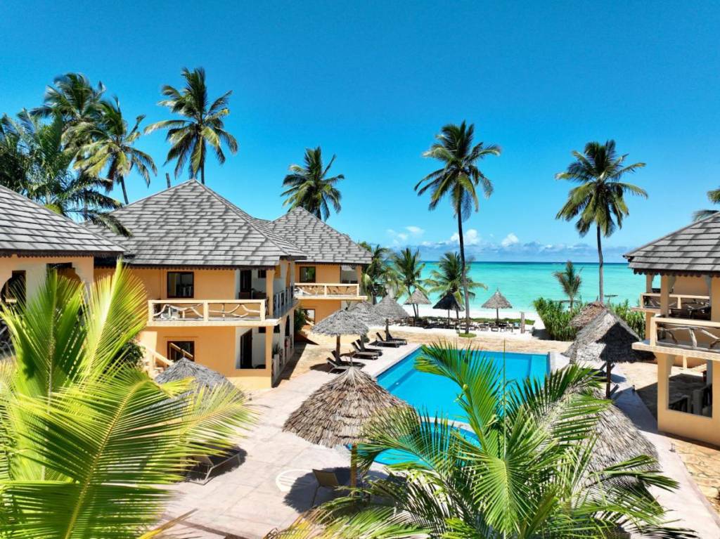 Mahali Zanzibar, Paje 3*