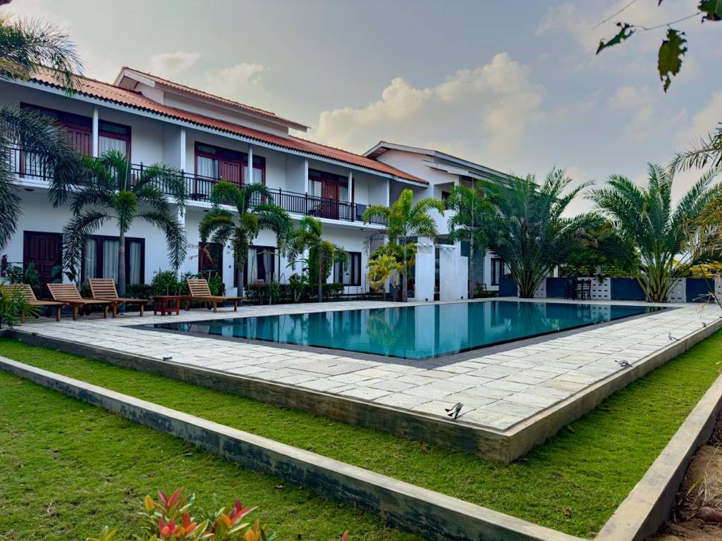The Reef Resort 3*