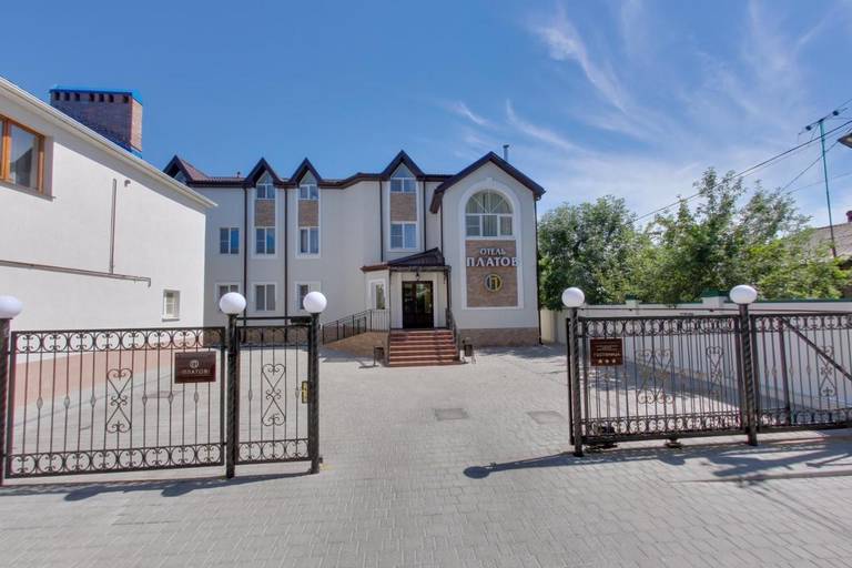 Платов отель на Дубовского